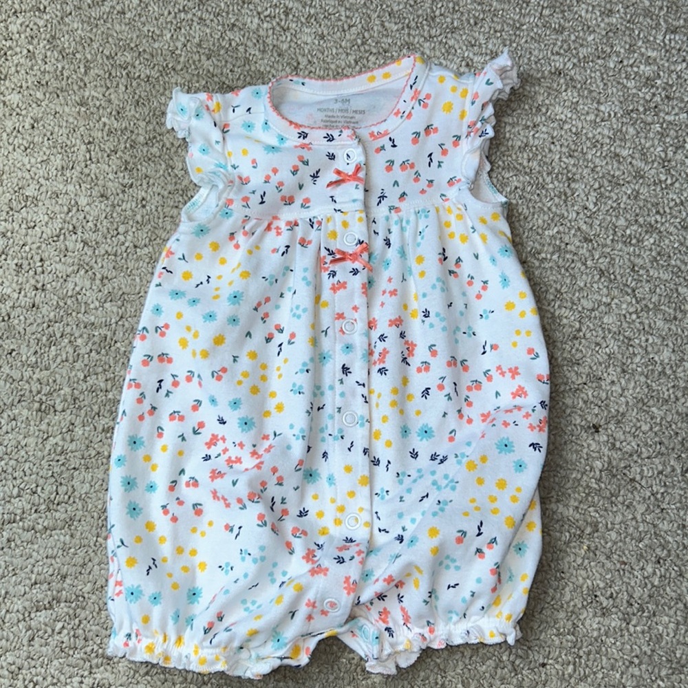 CARTER’S | 3-6 month romper - Picture 1 of 4